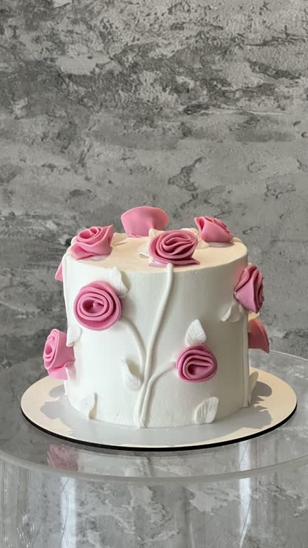 Küçük çiçekli pasta