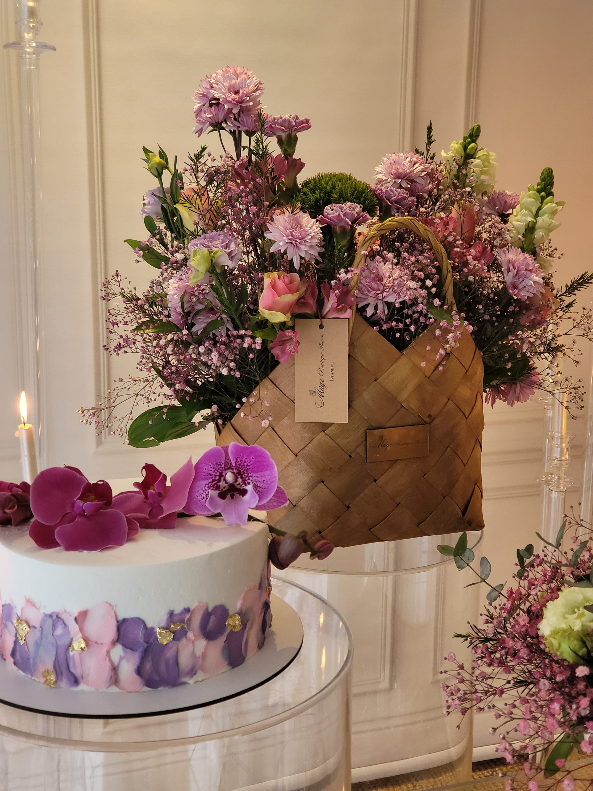 سلة زهور طازجة لحديقة الربيع