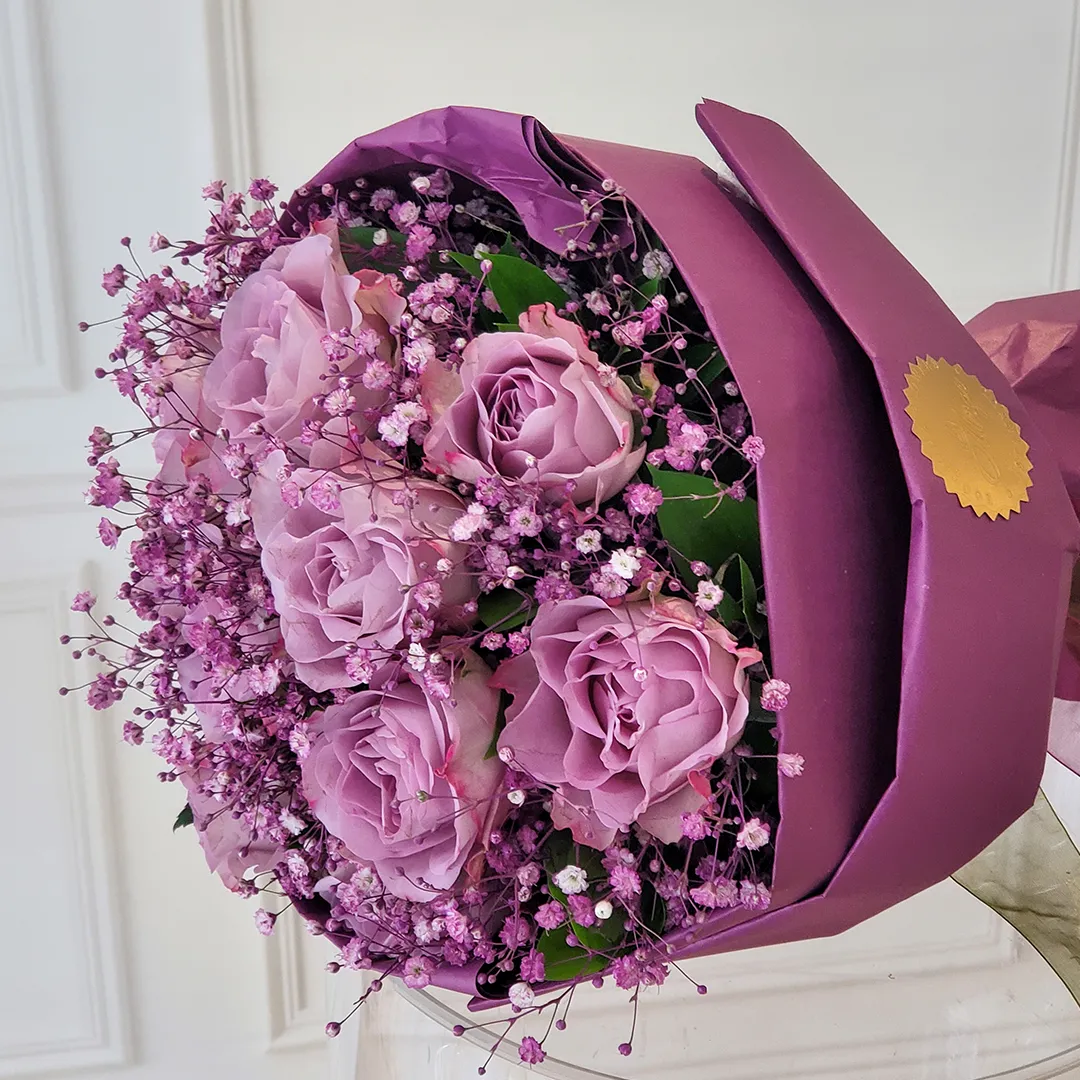 Mor Güller Buketi