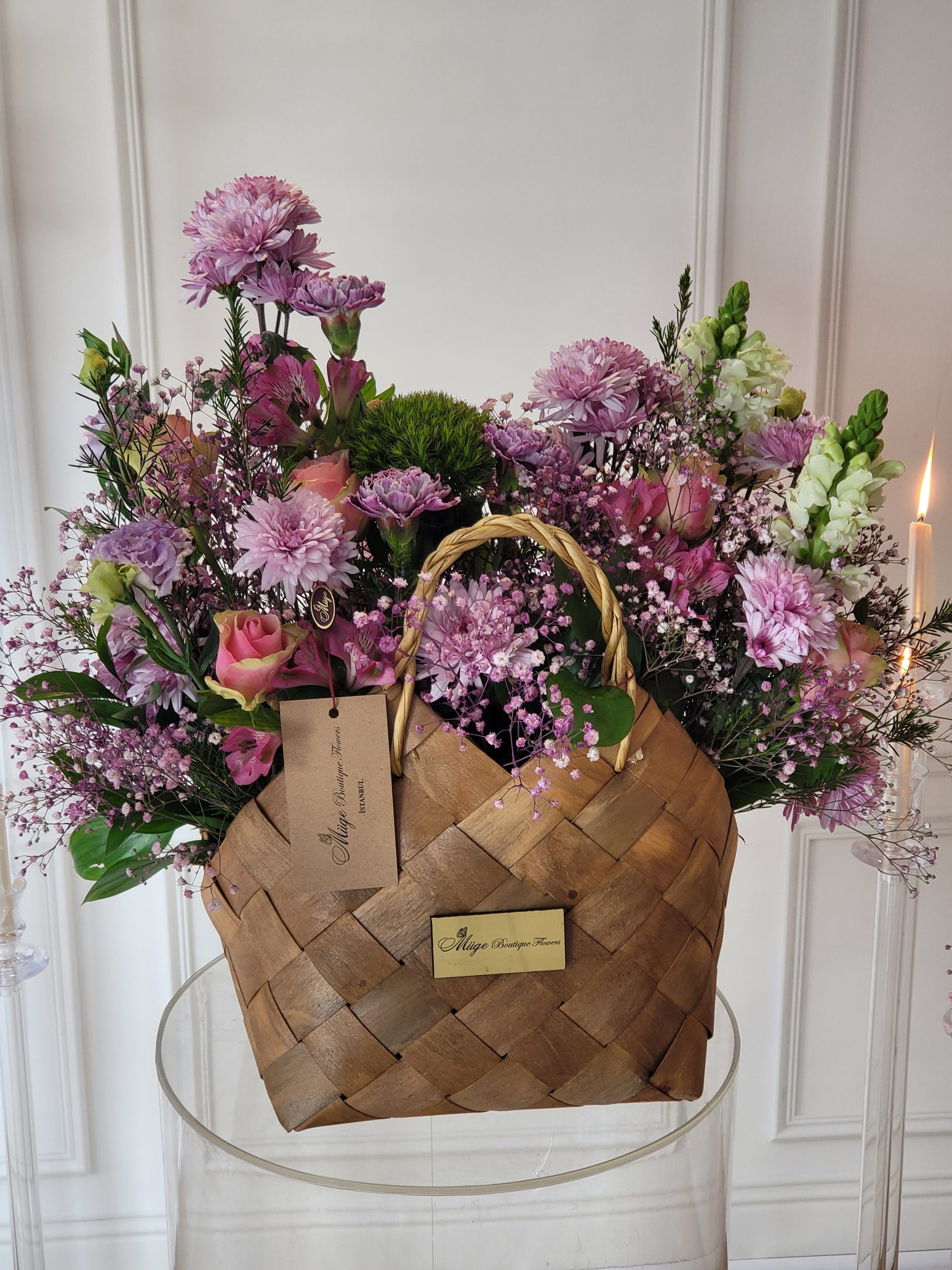 Bahar bahçesi taze çiçek sepeti