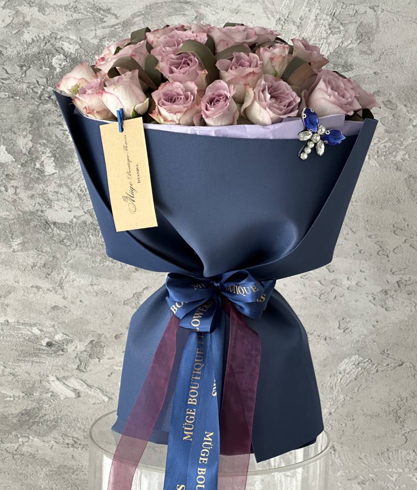 Lila pırlanta buketi