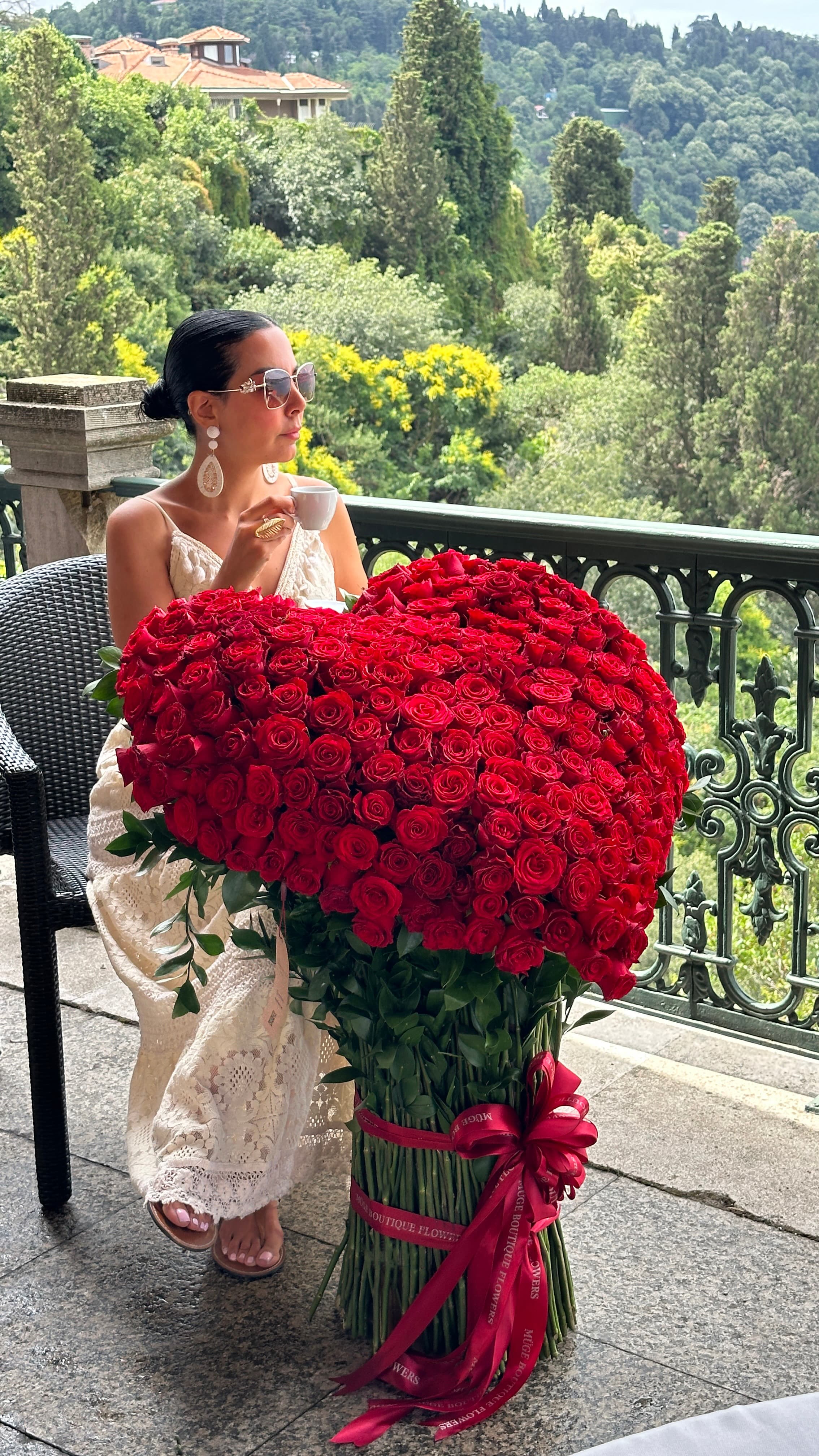 200 dal aşktan oluşan bir buket