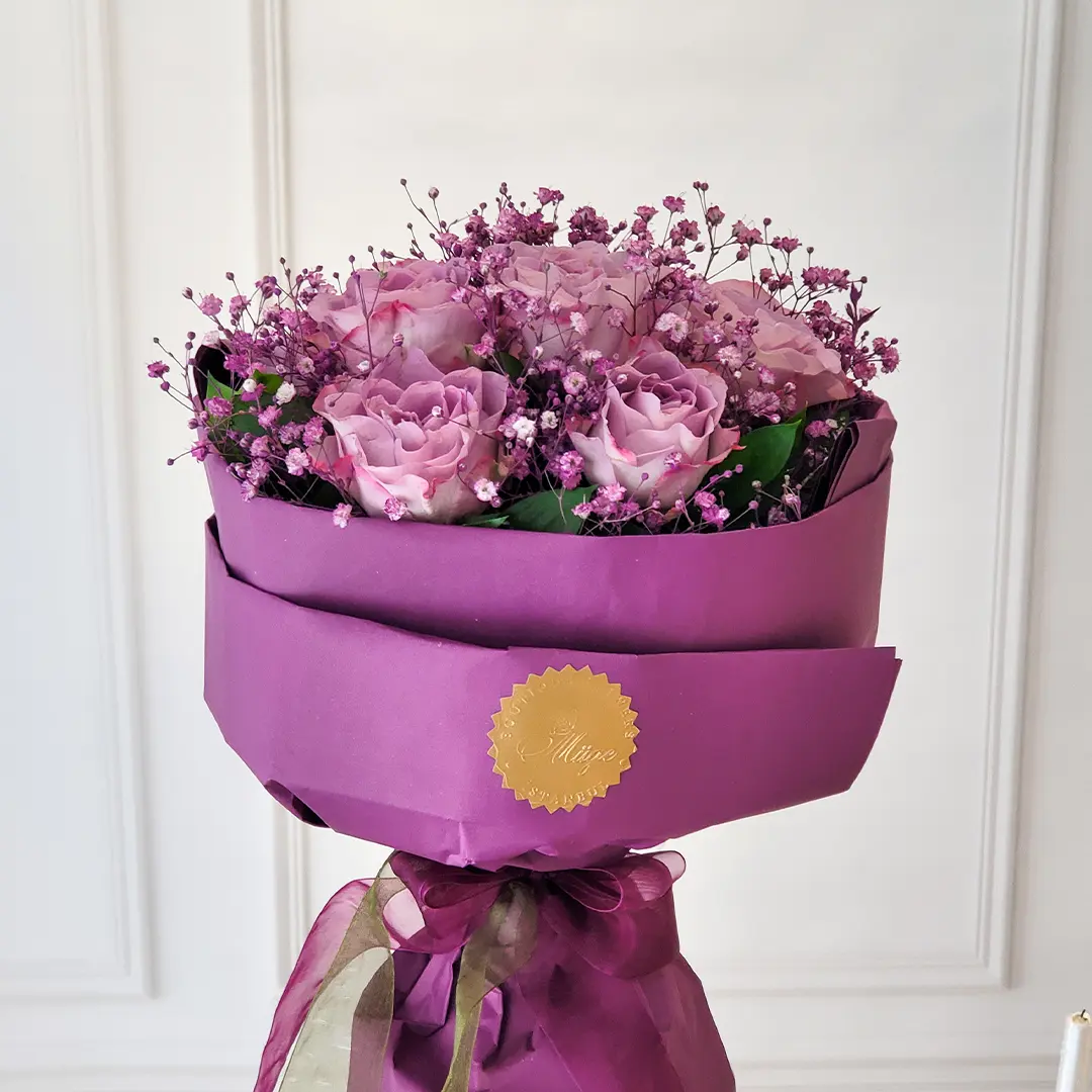 Mor Güller Buketi