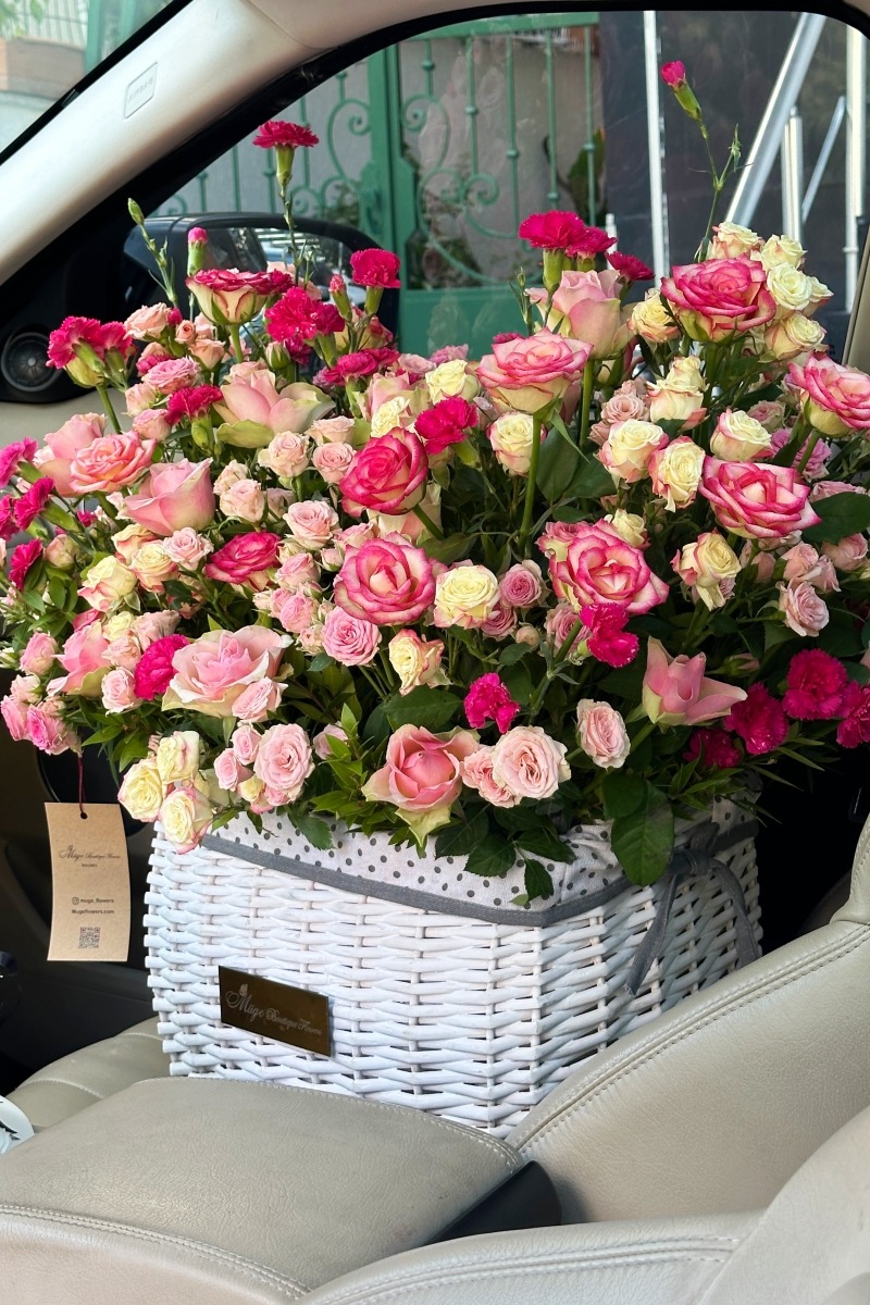 Taze hayat çiçek sepeti