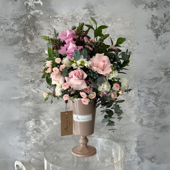 Ayaklı Vazoda Pembe Gül Aranjmanı