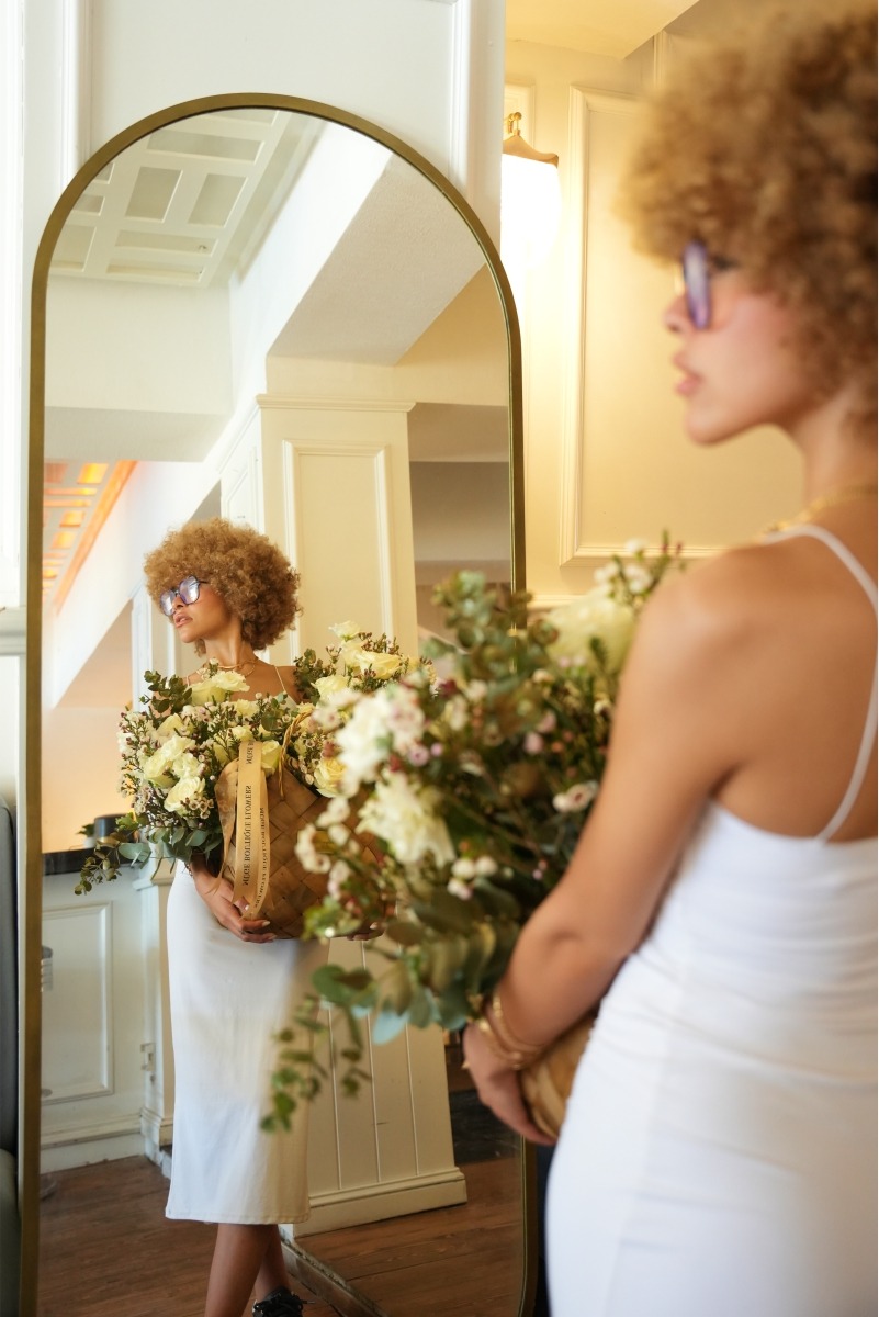 Linda Lux taze çiçek sepeti