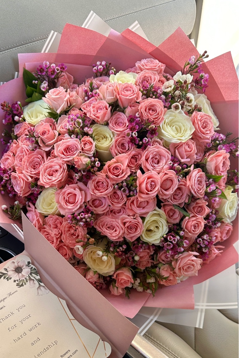 دسته گل نیلای صورتی