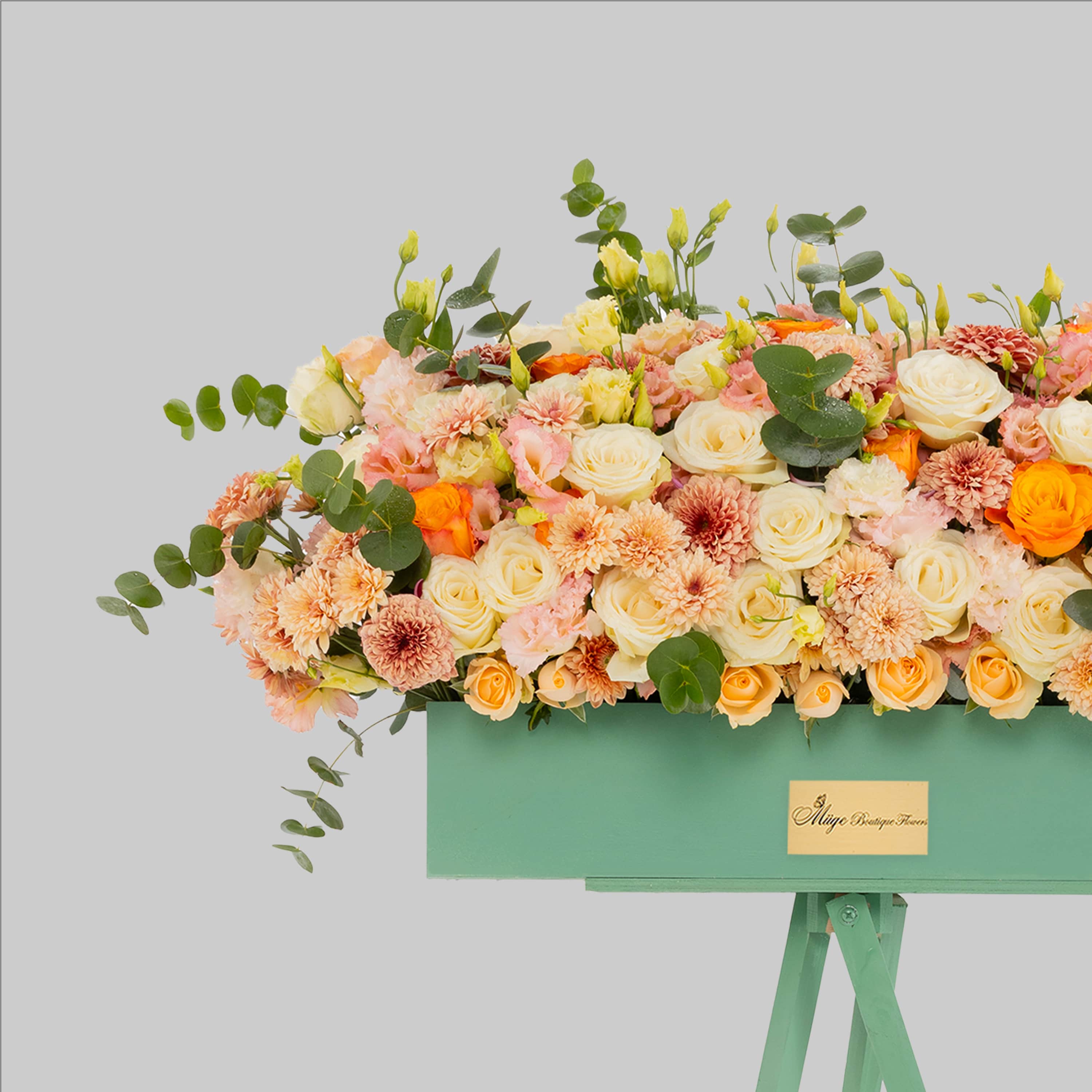 Şafak Ayaklı Ahşap Çiçek Aranjmanı